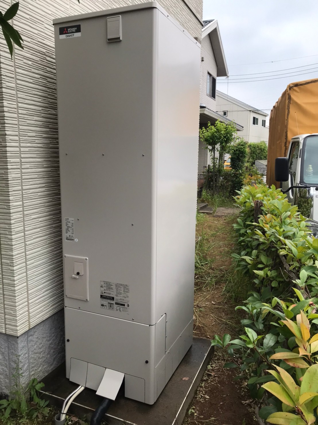 神奈川県南足柄市生駒エコキュート交換工事M様